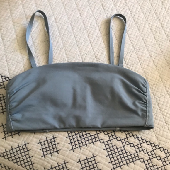 Selling 3 sport bras 6 dollars for all - Picture 2 of 4